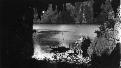 La baie d'Along en 1938 - Interieur de la Congai